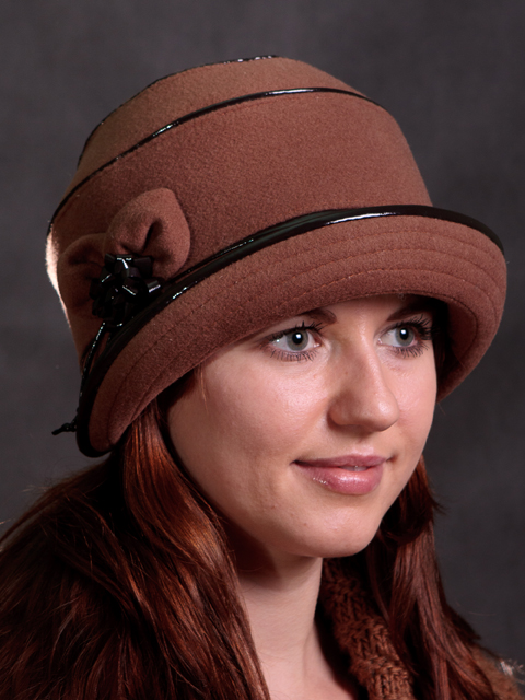 Женские головные уборы шапки из пальтовой ткани, производство, продажа оптом